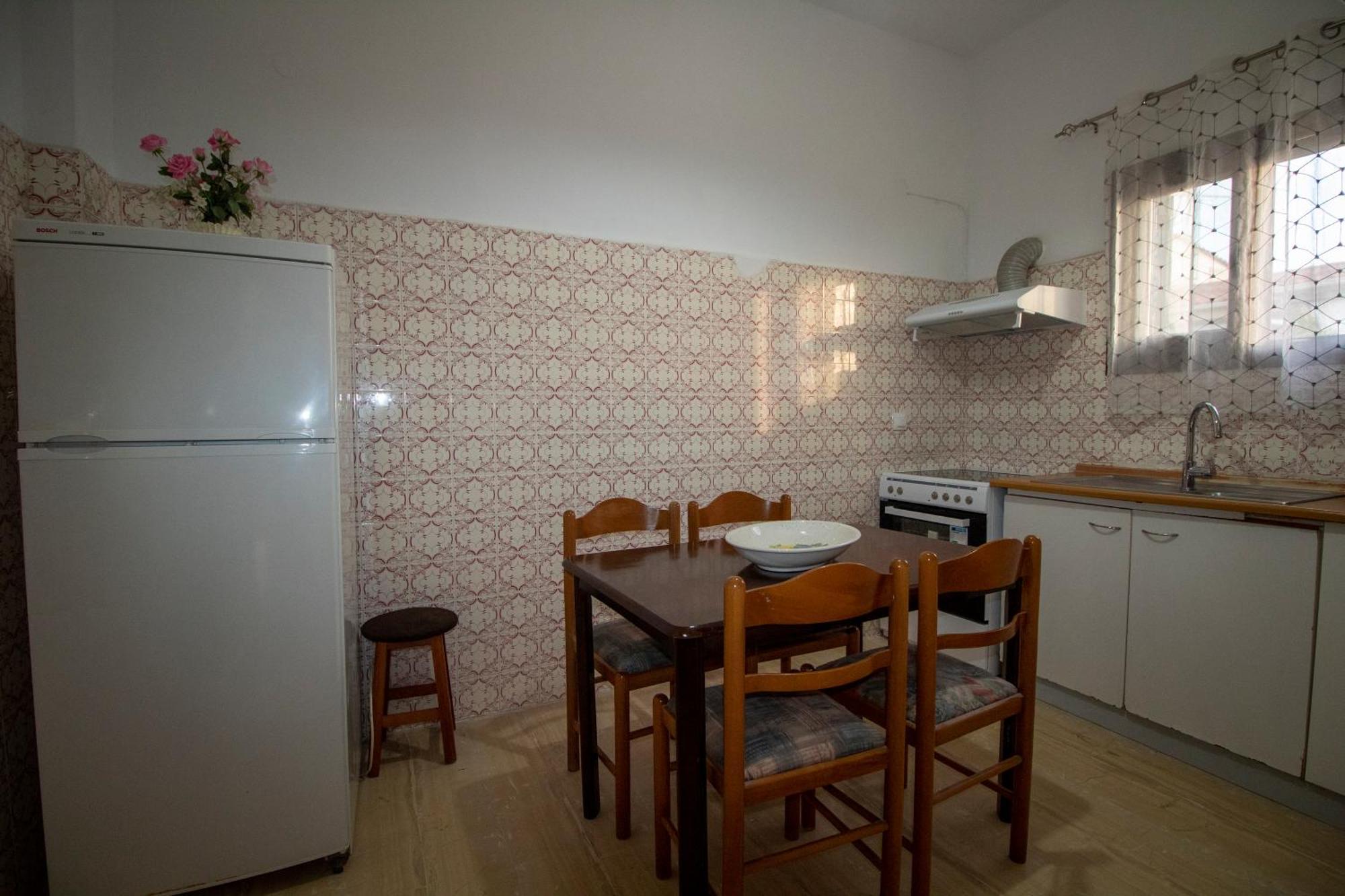 Harry'S Bar & Apartments 1 Acharavi  Bagian luar foto